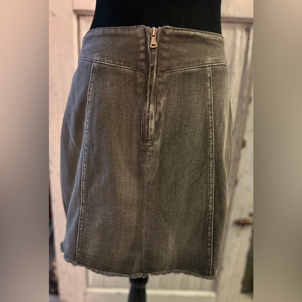 🌗🌗 Distressed Faded Mini Skirt by Hayden Los Angeles-NWT🌗🌗 - Picture 8 of 8